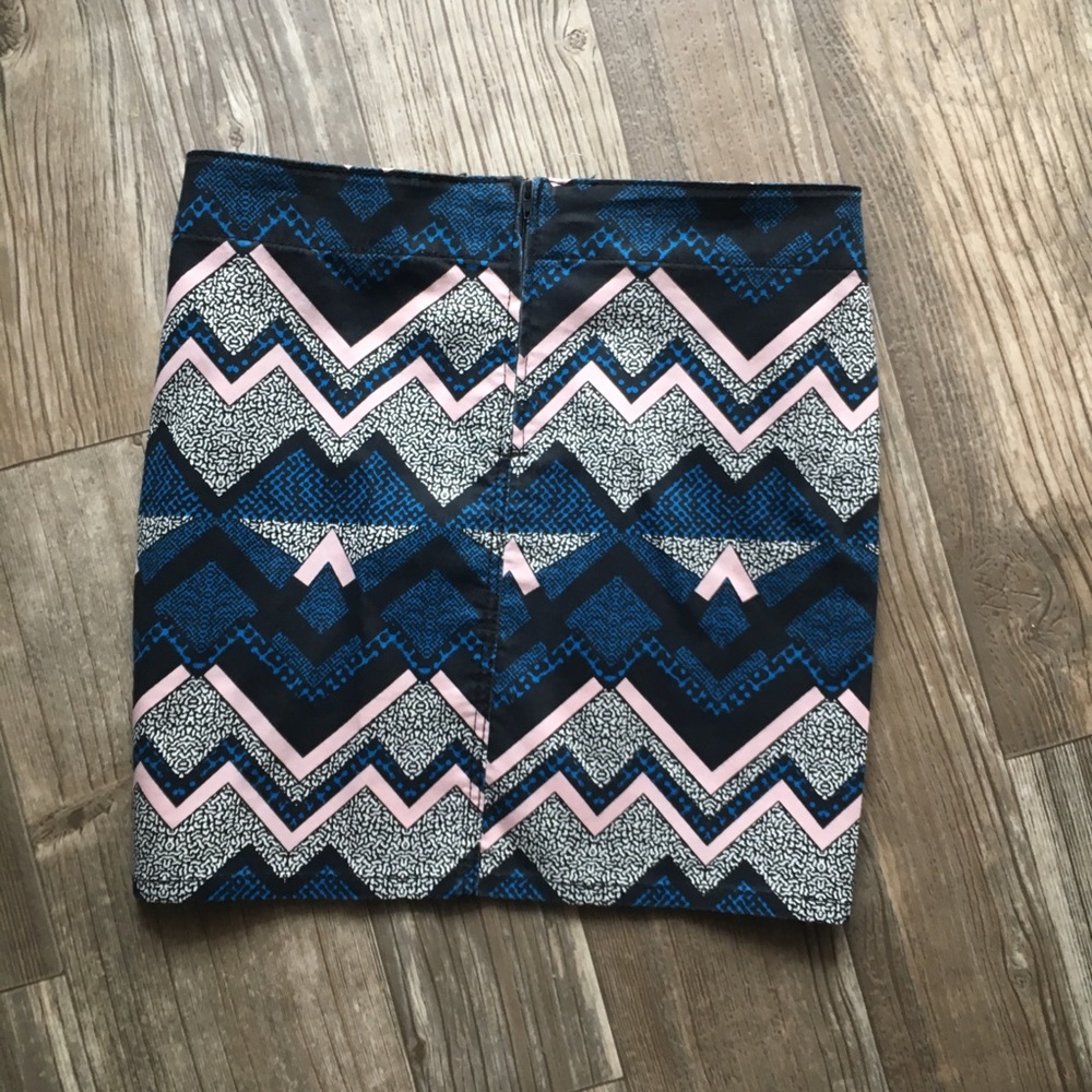 Cute chevron print mini skirt